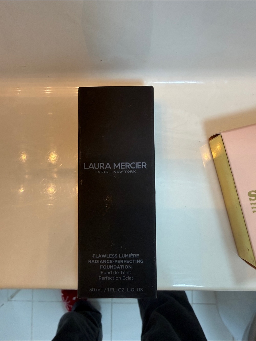laura mercier Flawless Lumière Radiance-Perfecting Foundation - Black